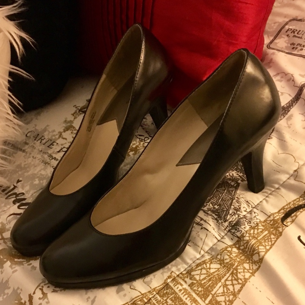 Classic black pumps